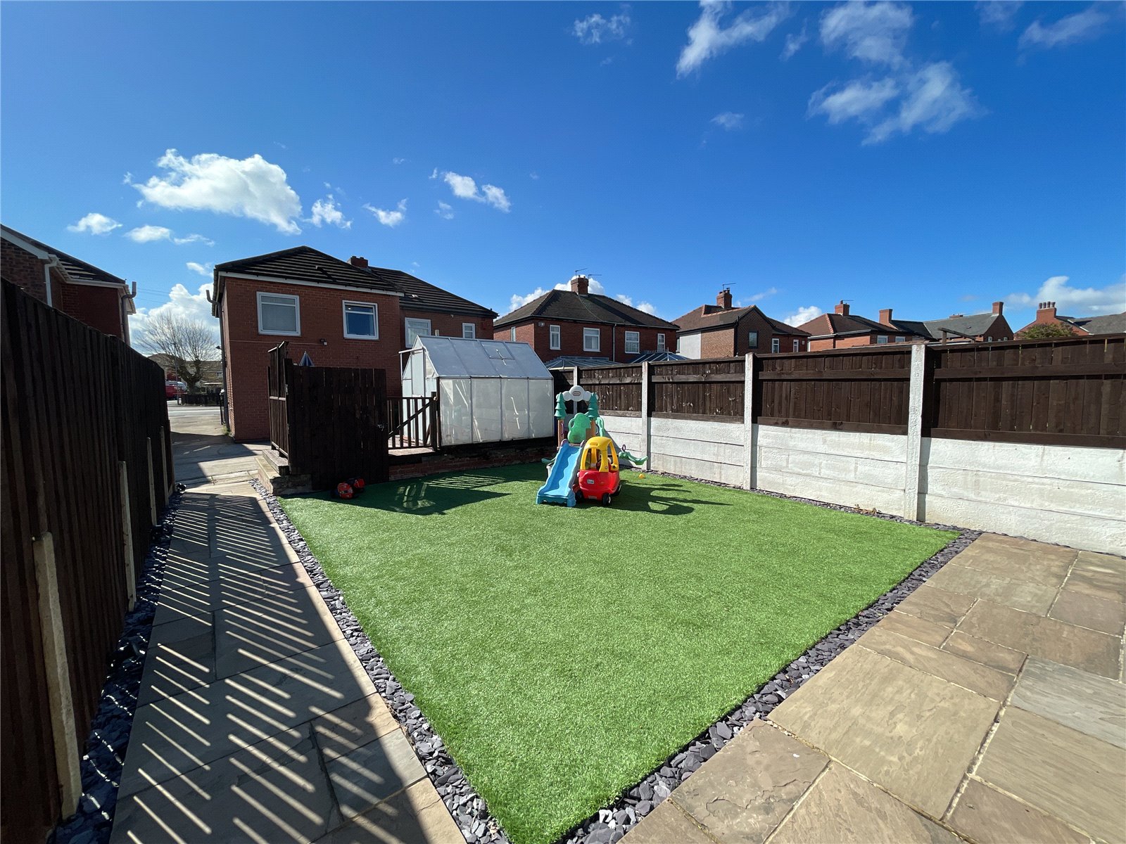 Whitegates Barnsley 3 bedroom House SSTC in Carlton Road, Barnsley