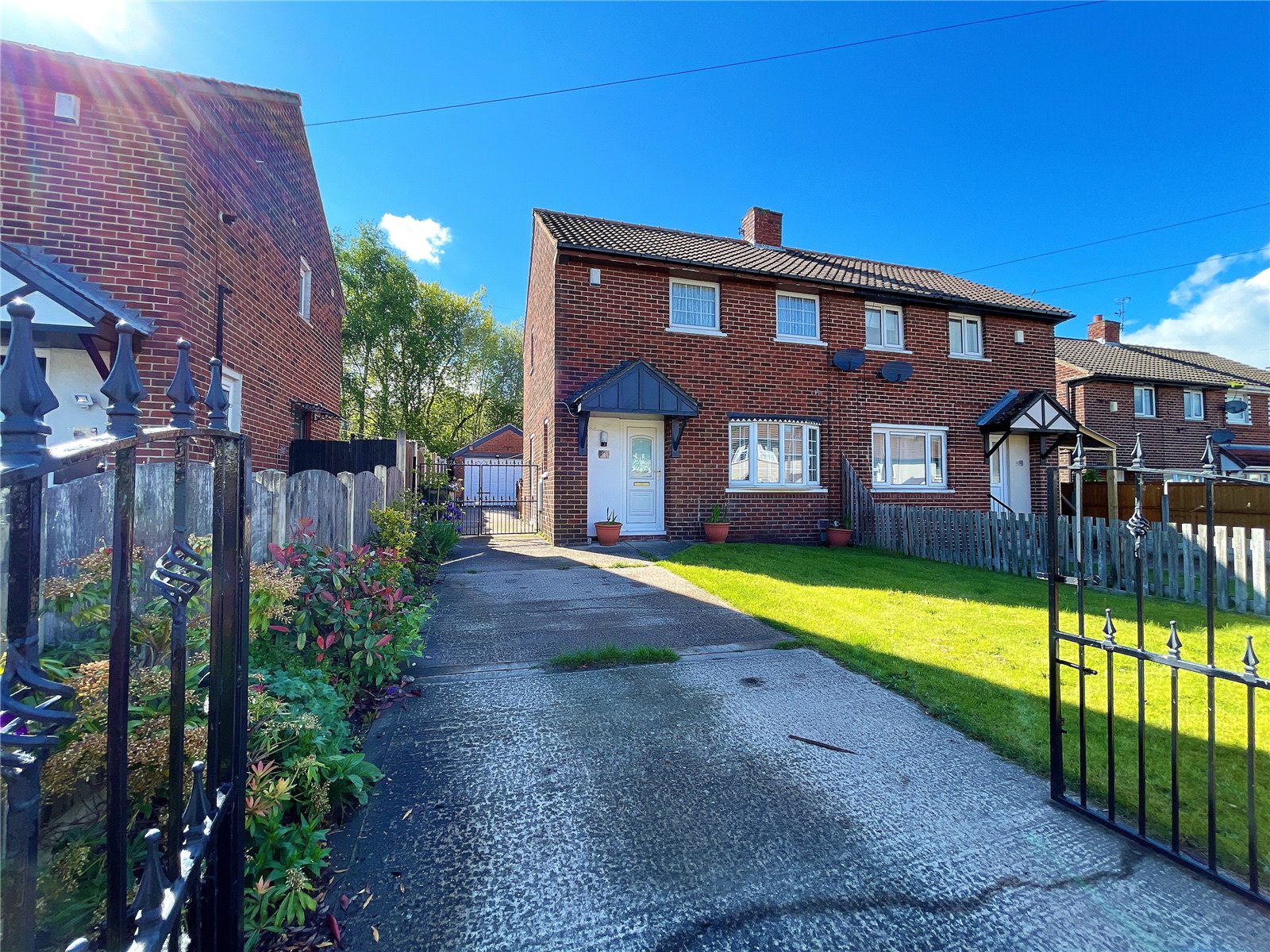 Whitegates Barnsley 2 bedroom House SSTC in Hill Top Avenue, Athersley