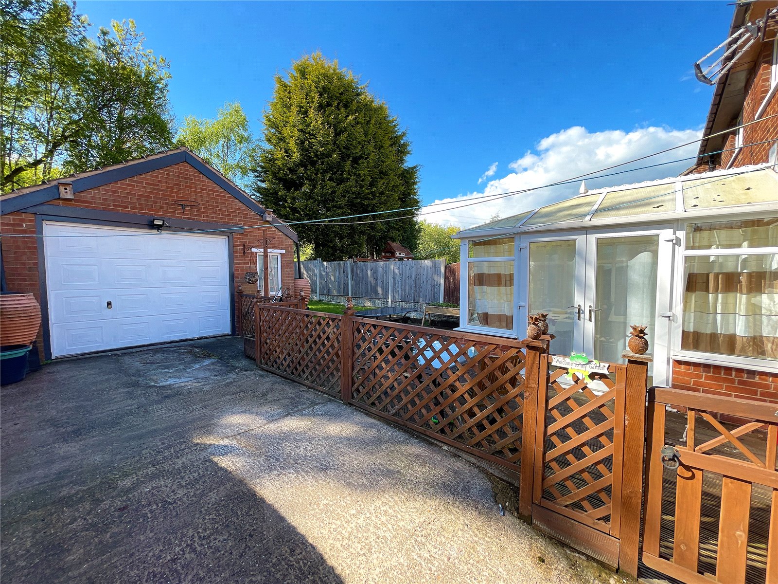 Whitegates Barnsley 2 bedroom House SSTC in Hill Top Avenue, Athersley