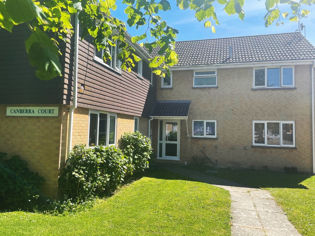 Martin & Co Bognor Regis 1 bedroom Ground Floor Flat Let in Canberra Court, Richmond Avenue