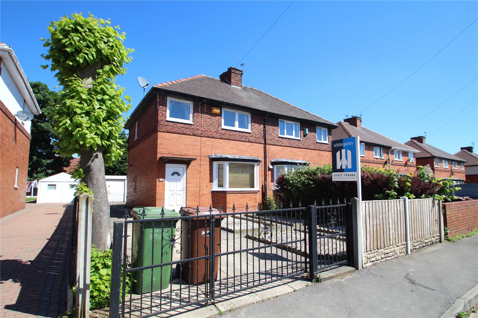 Whitegates Pontefract 3 bedroom House SSTC in College Road, Castleford