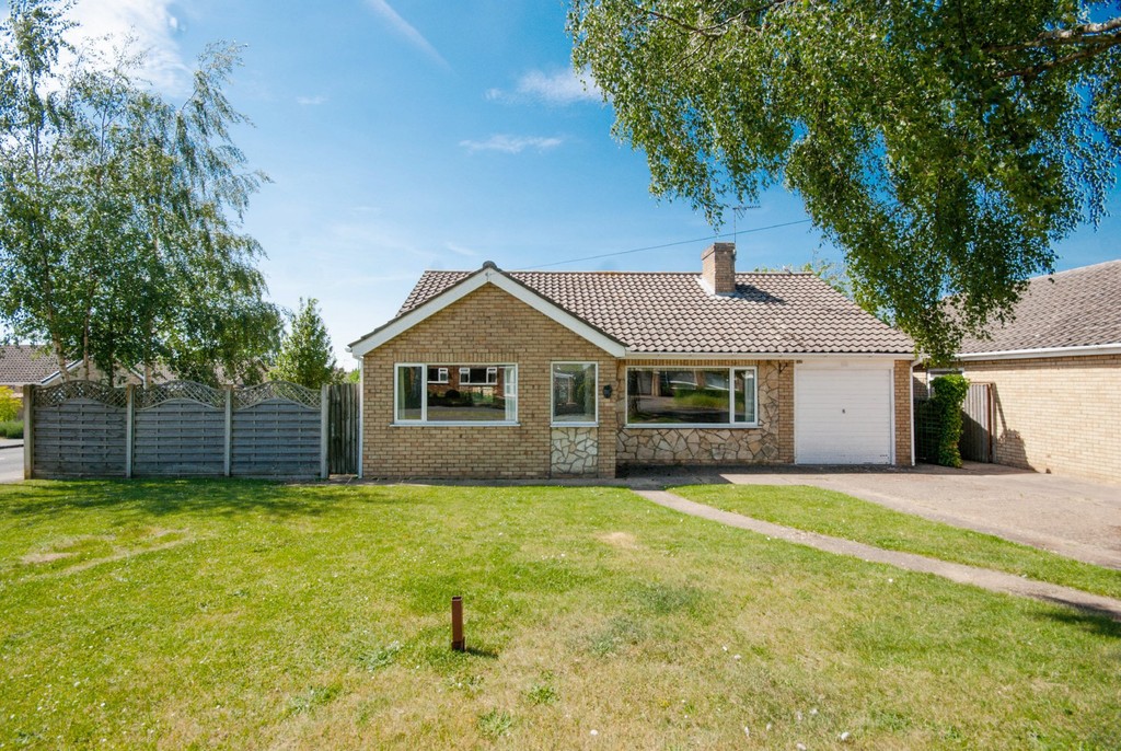 Martin & Co Lincoln 2 bedroom Detached Bungalow SSTC in Pendine