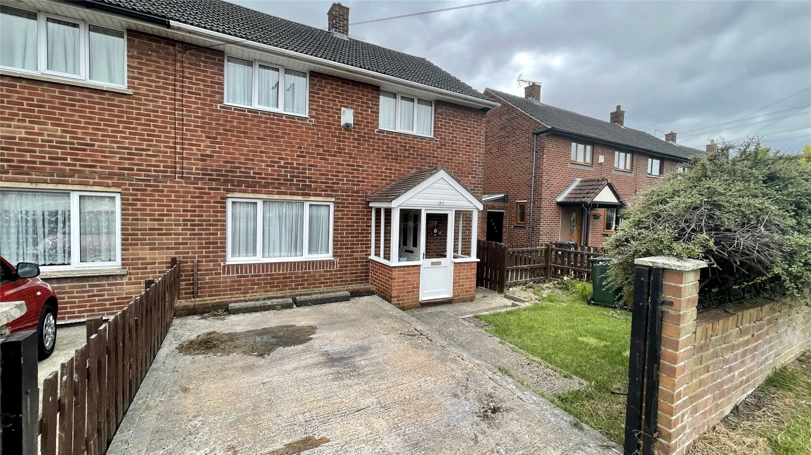 Whitegates Barnsley 3 bedroom House SSTC in Lindhurst Road, Barnsley