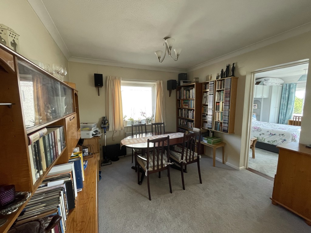 Martin & Co Falmouth 2 bedroom SemiDetached Bungalow Let in Conway