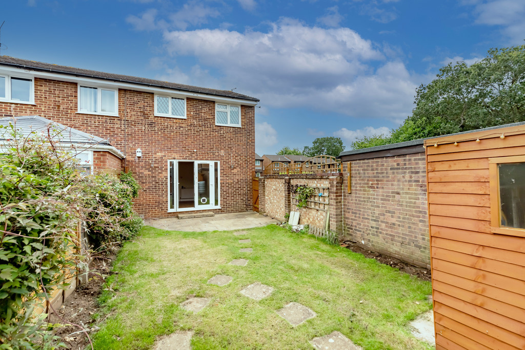 Martin & Co Camberley 3 bedroom SemiDetached House Let Agreed in Crake