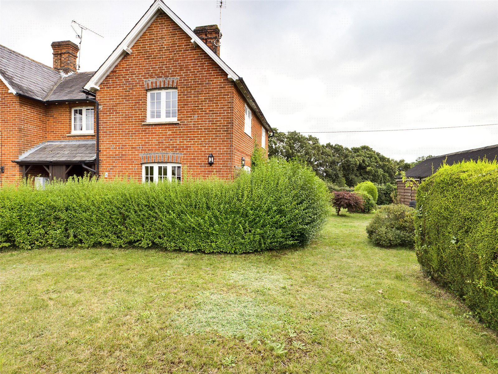 Parkers Burghfield Common 3 bedroom House Let Agreed in Church Road