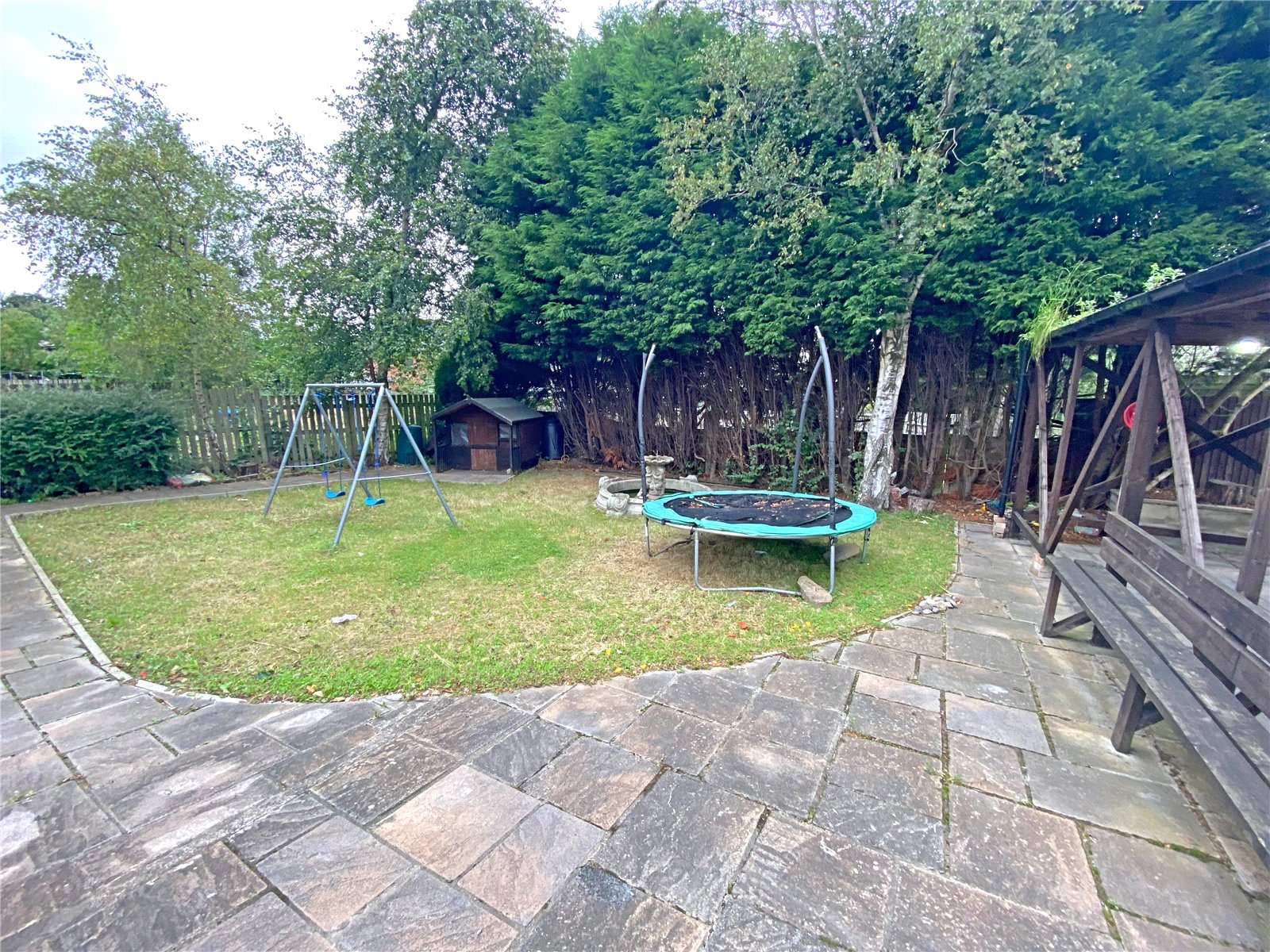 Mayo Avenue, Bradford Whitegates