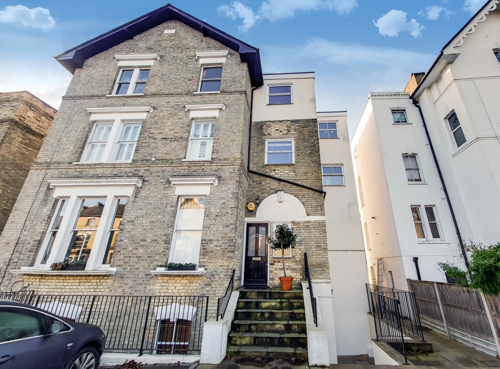 Belvedere Rd, Crystal Palace Martin & Co