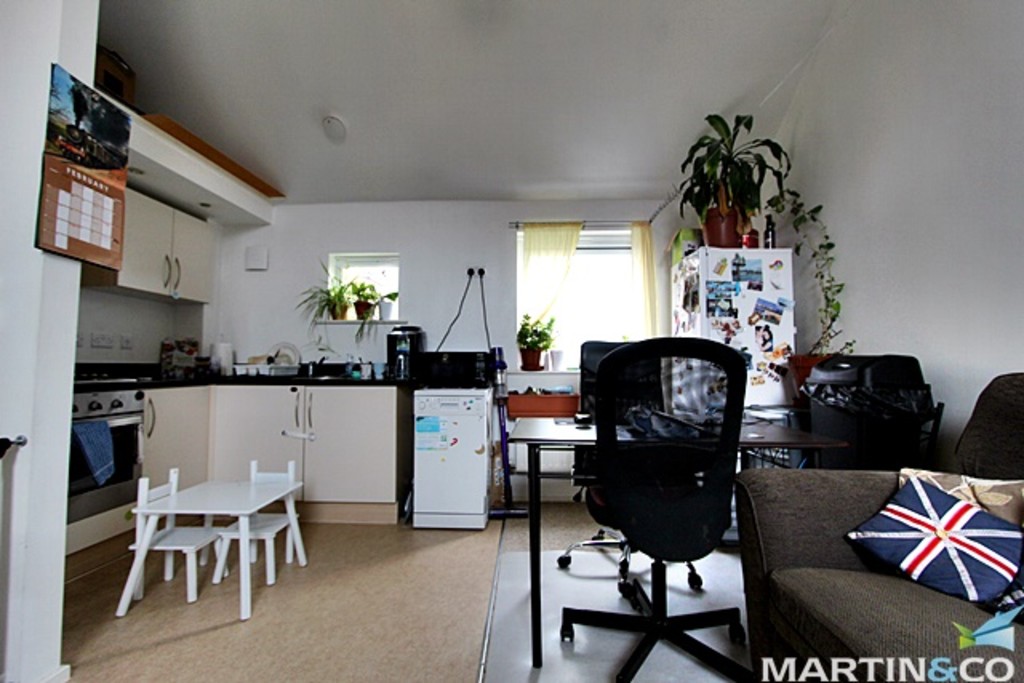 Clos Cwm Golau, Gelli Dawel Martin & Co