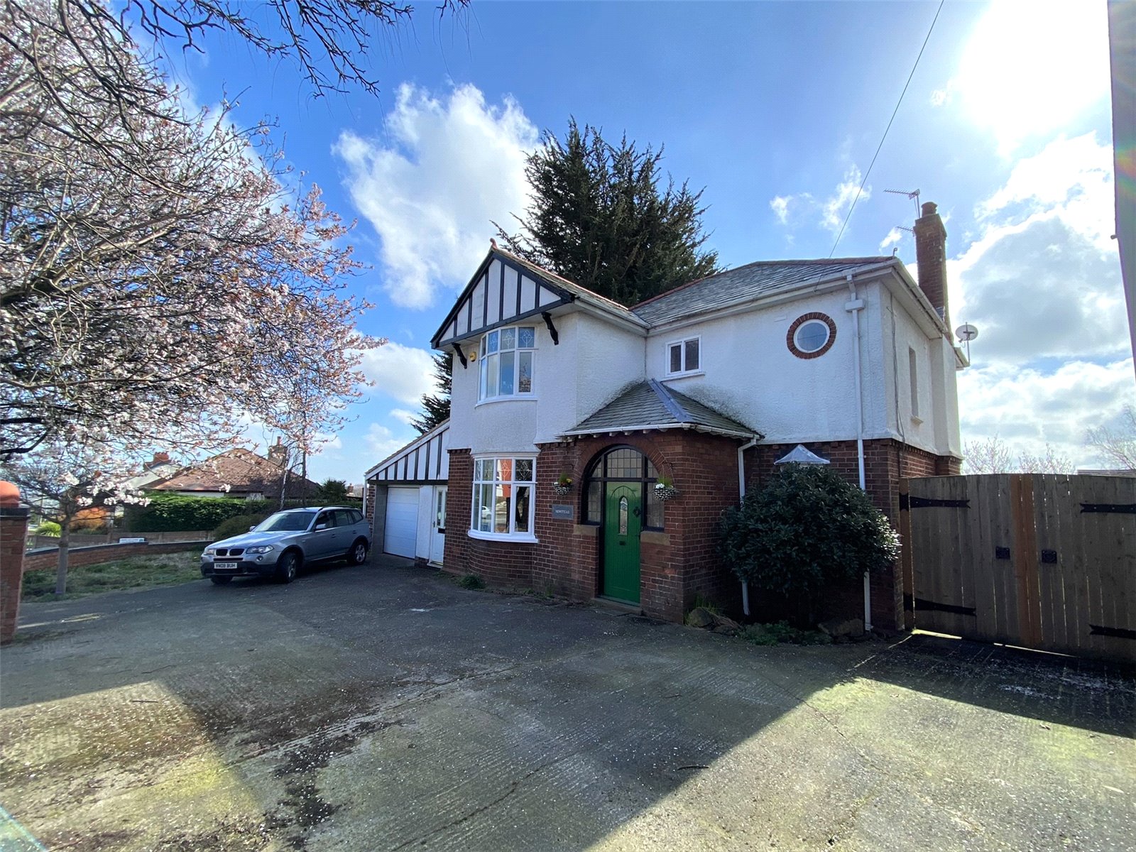 Heol Maelor, Coedpoeth, Wrexham Whitegates