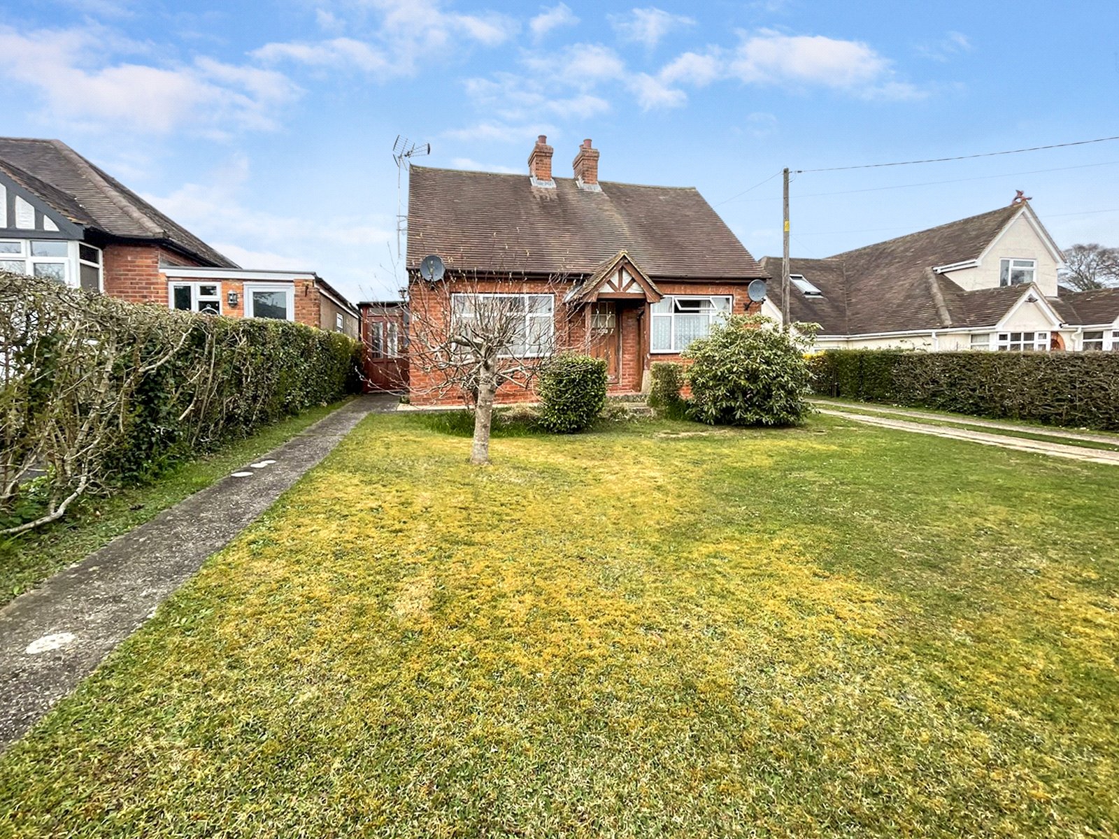 Newfield Road, Sonning Common, Reading Parkers