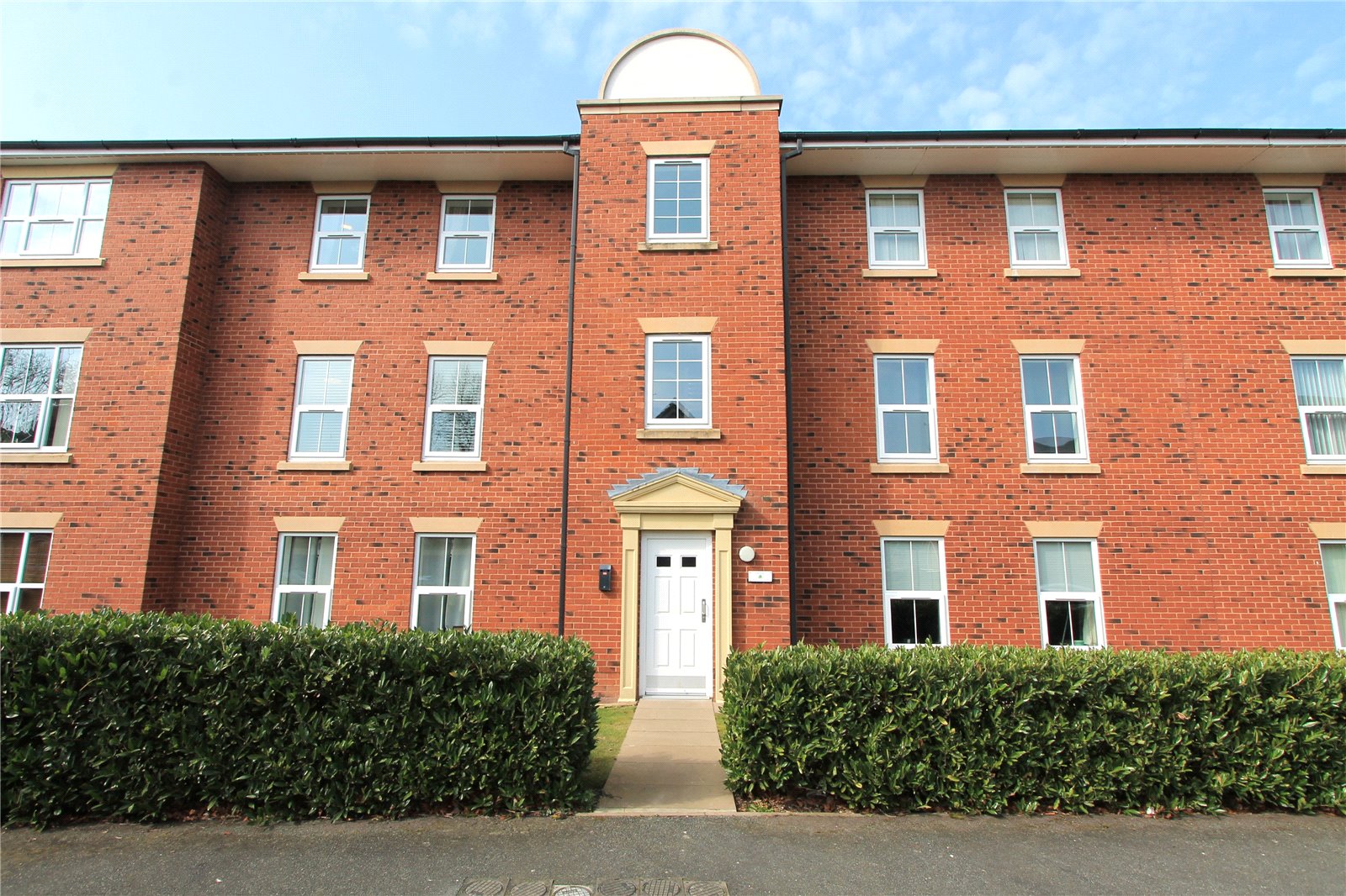 Whitegates Nantwich 2 bedroom Flat SSTC in Lambert Crescent, Nantwich