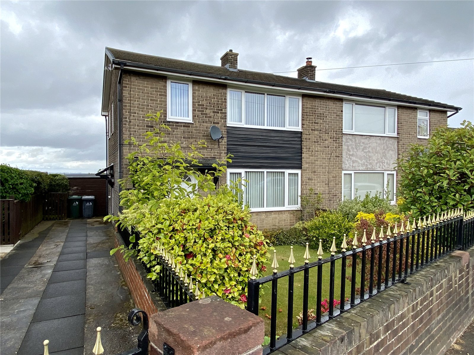 Foxroyd Lane, Thornhill, Dewsbury Whitegates