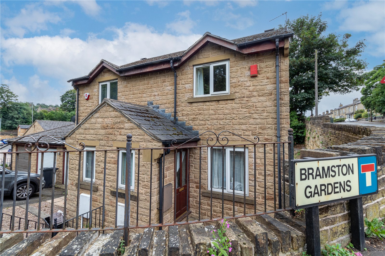 Bramston Gardens, Rastrick, Brighouse Whitegates