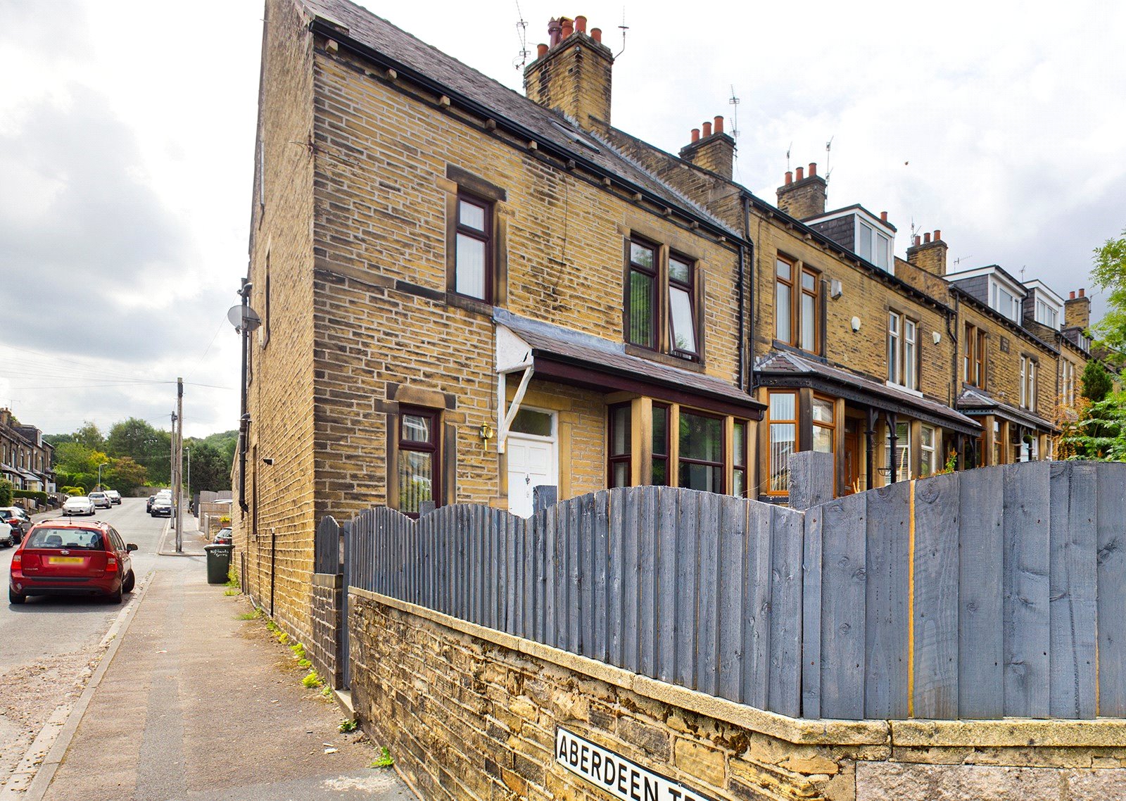 Pasture Lane, Clayton, Bradford Whitegates