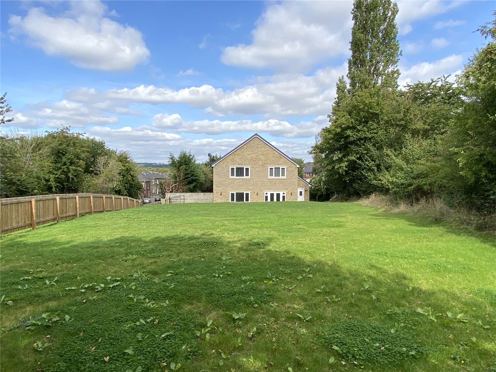 Lees Hall Road, Dewsbury Whitegates