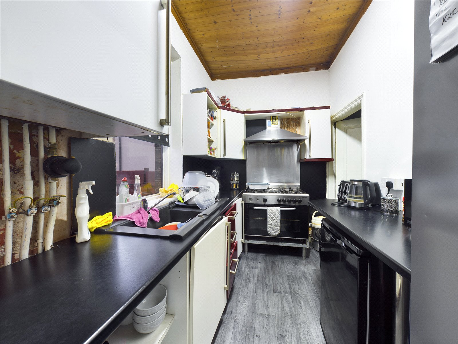 Cutler Heights Lane, Bradford Whitegates