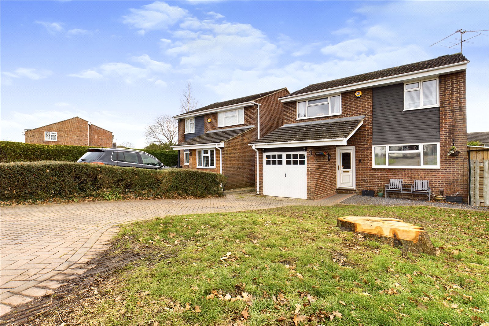 Hawkesbury Drive, Calcot, Reading Parkers