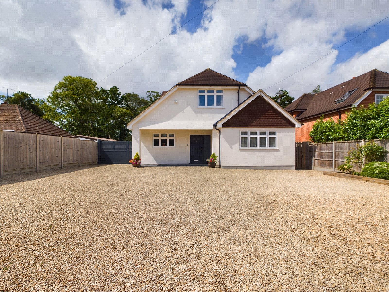 Reading Road, Woodley, Reading Parkers