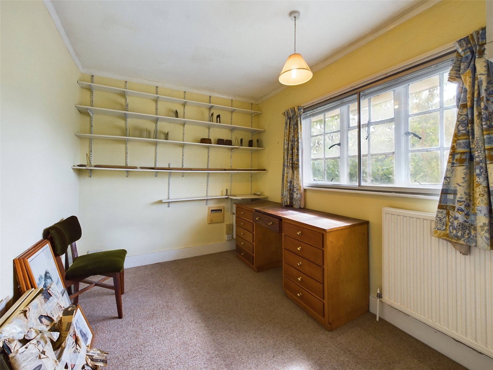 Milestone Crescent, Charvil, Reading Parkers