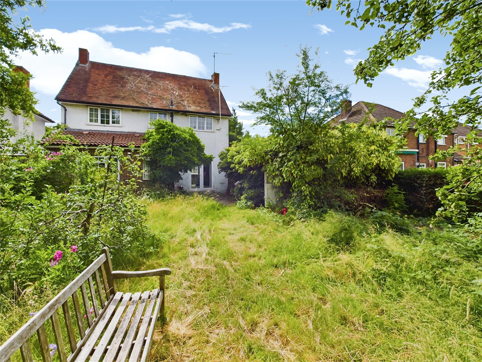Milestone Crescent, Charvil, Reading Parkers