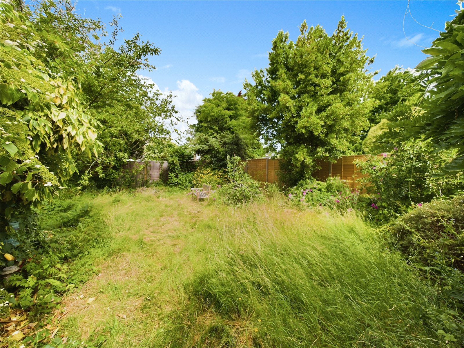 Milestone Crescent, Charvil, Reading Parkers