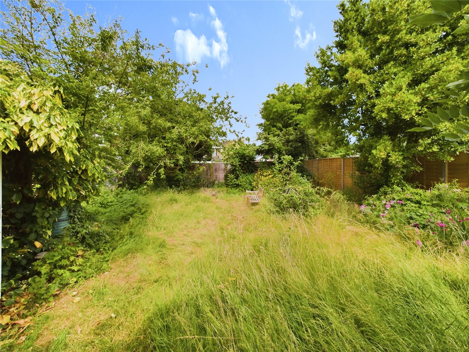 Milestone Crescent, Charvil, Reading Parkers