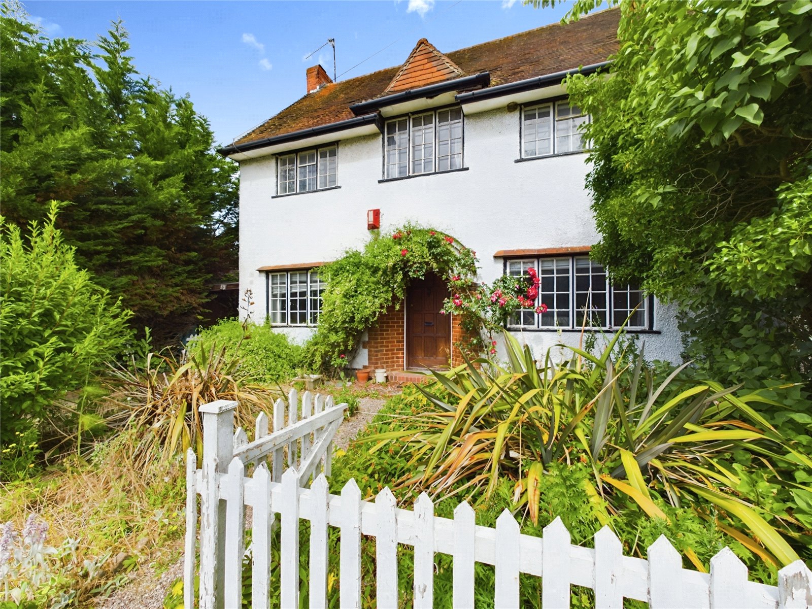 Milestone Crescent, Charvil, Reading Parkers