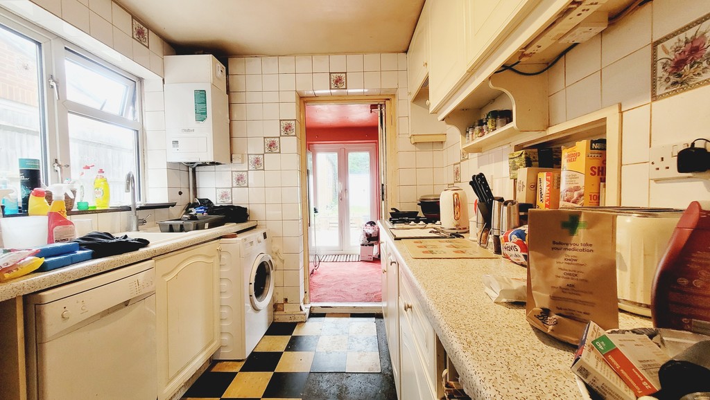 Northwood Avenue, Knaphill Martin & Co