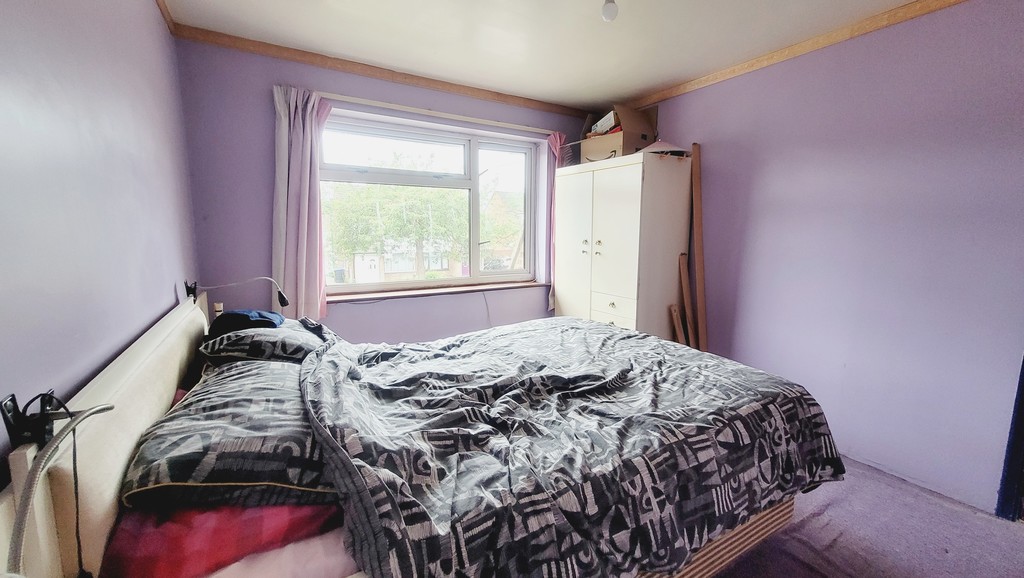 Northwood Avenue, Knaphill Martin & Co