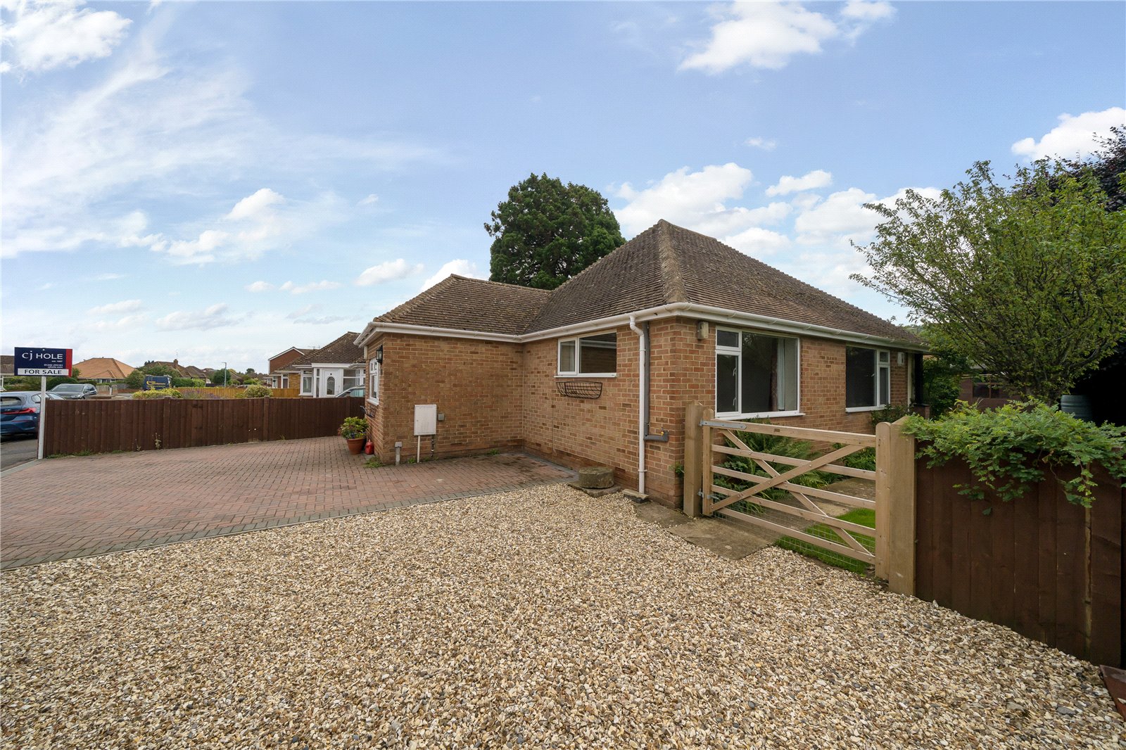 Lambert Gardens, Shurdington, Cheltenham CJ Hole