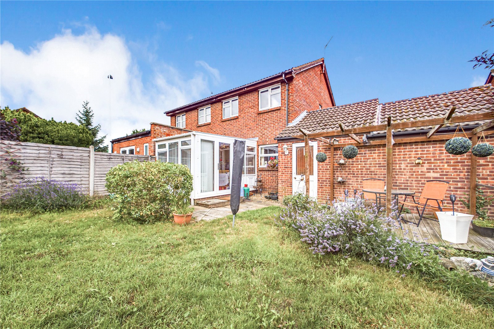 Pemberton Gardens, Calcot, Reading Parkers