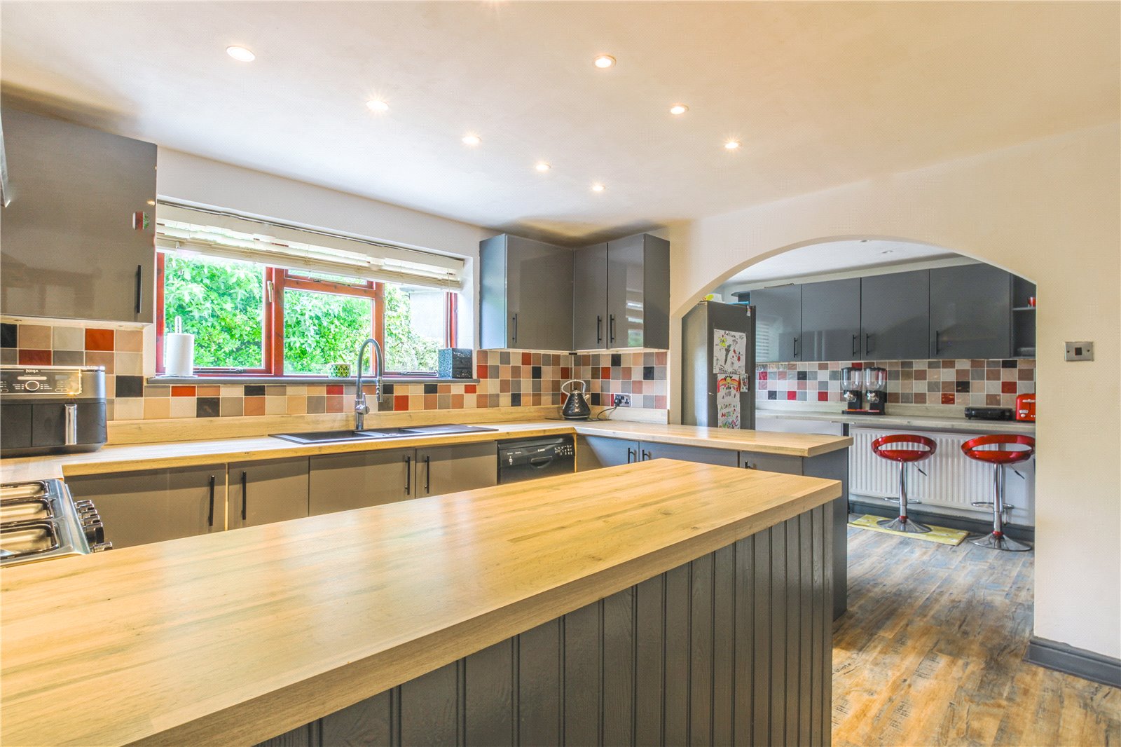 Bristol Road, Whitchurch Village CJ Hole