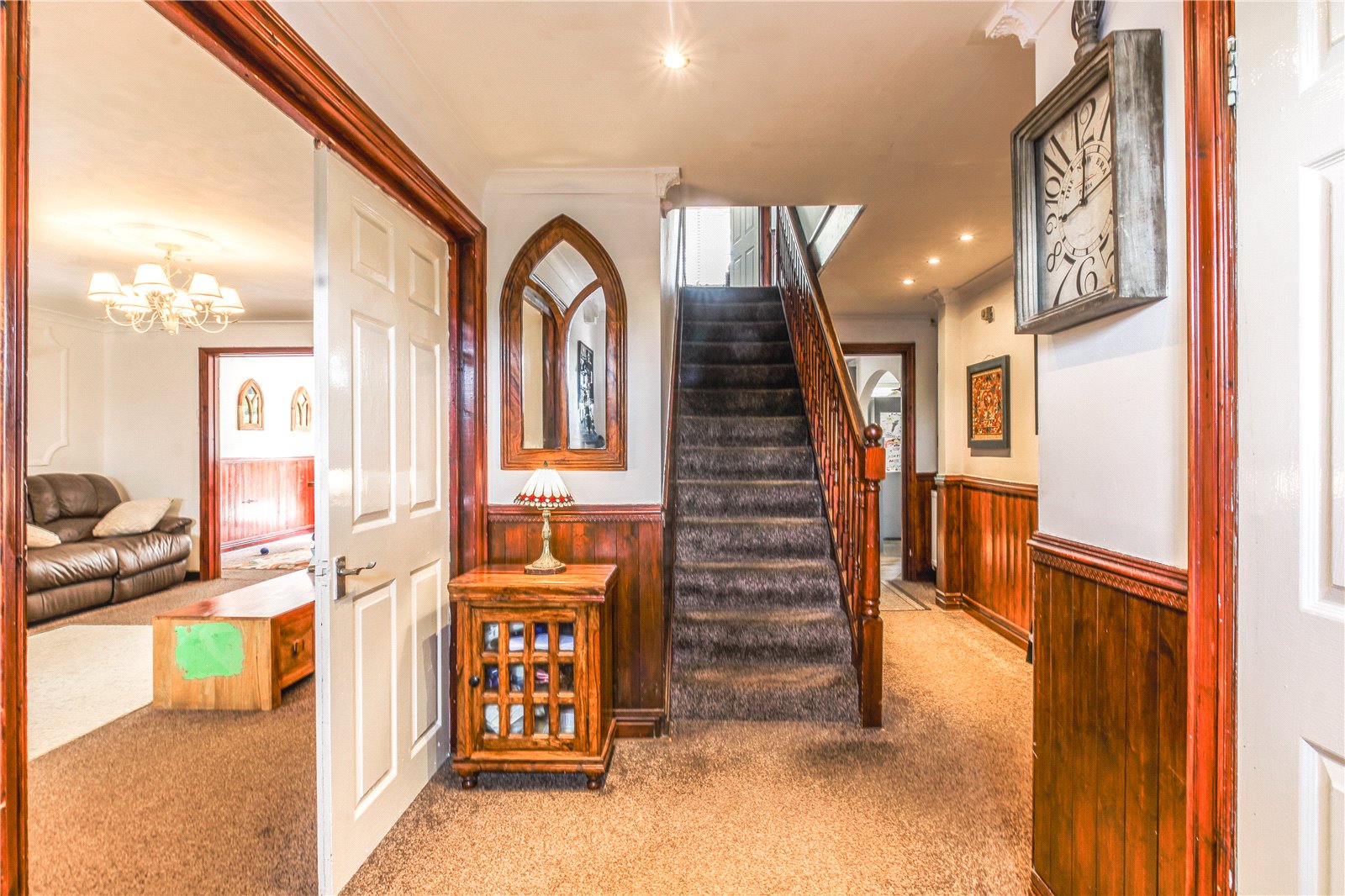 Bristol Road, Whitchurch Village CJ Hole