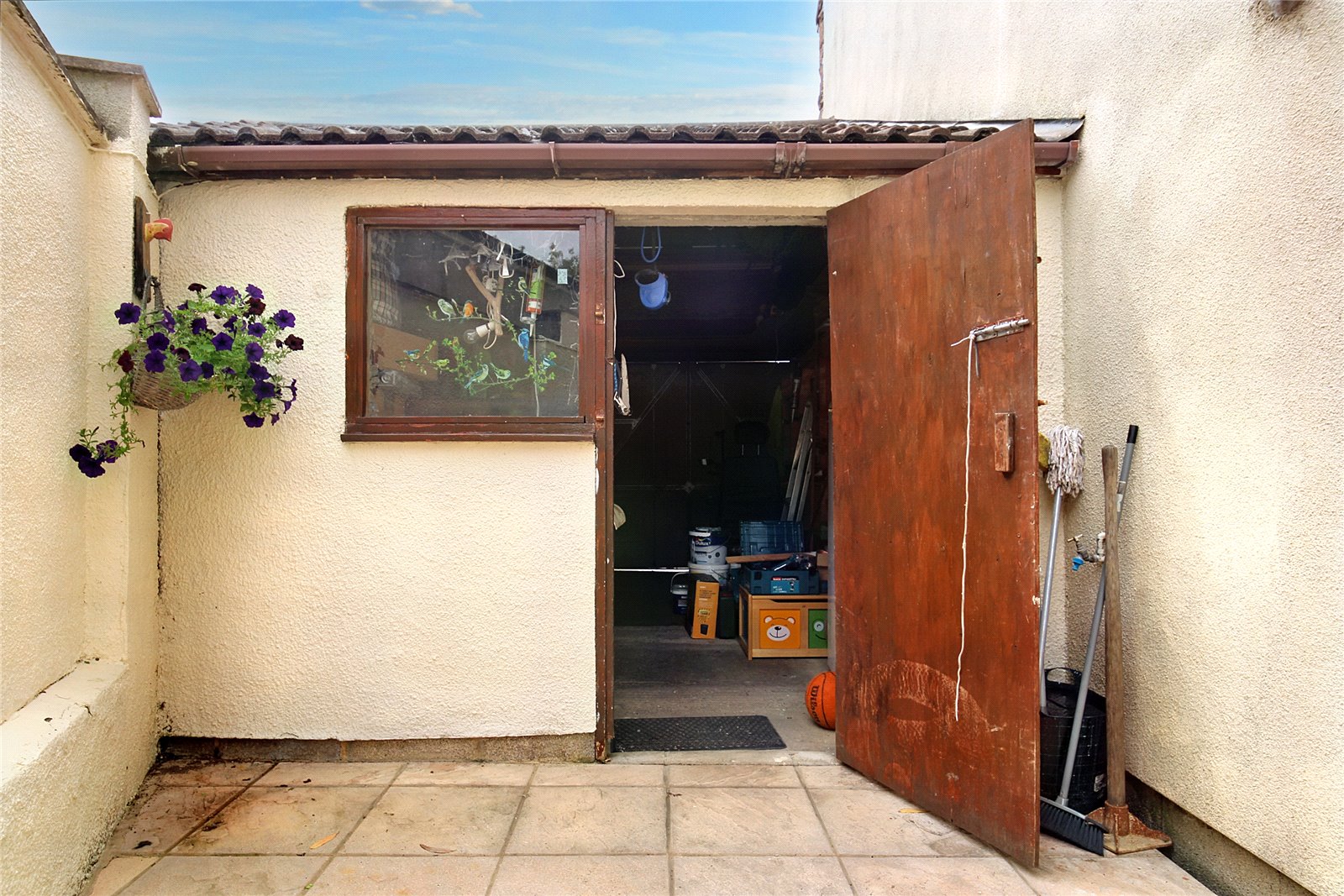 Bristol Road, Whitchurch Village CJ Hole