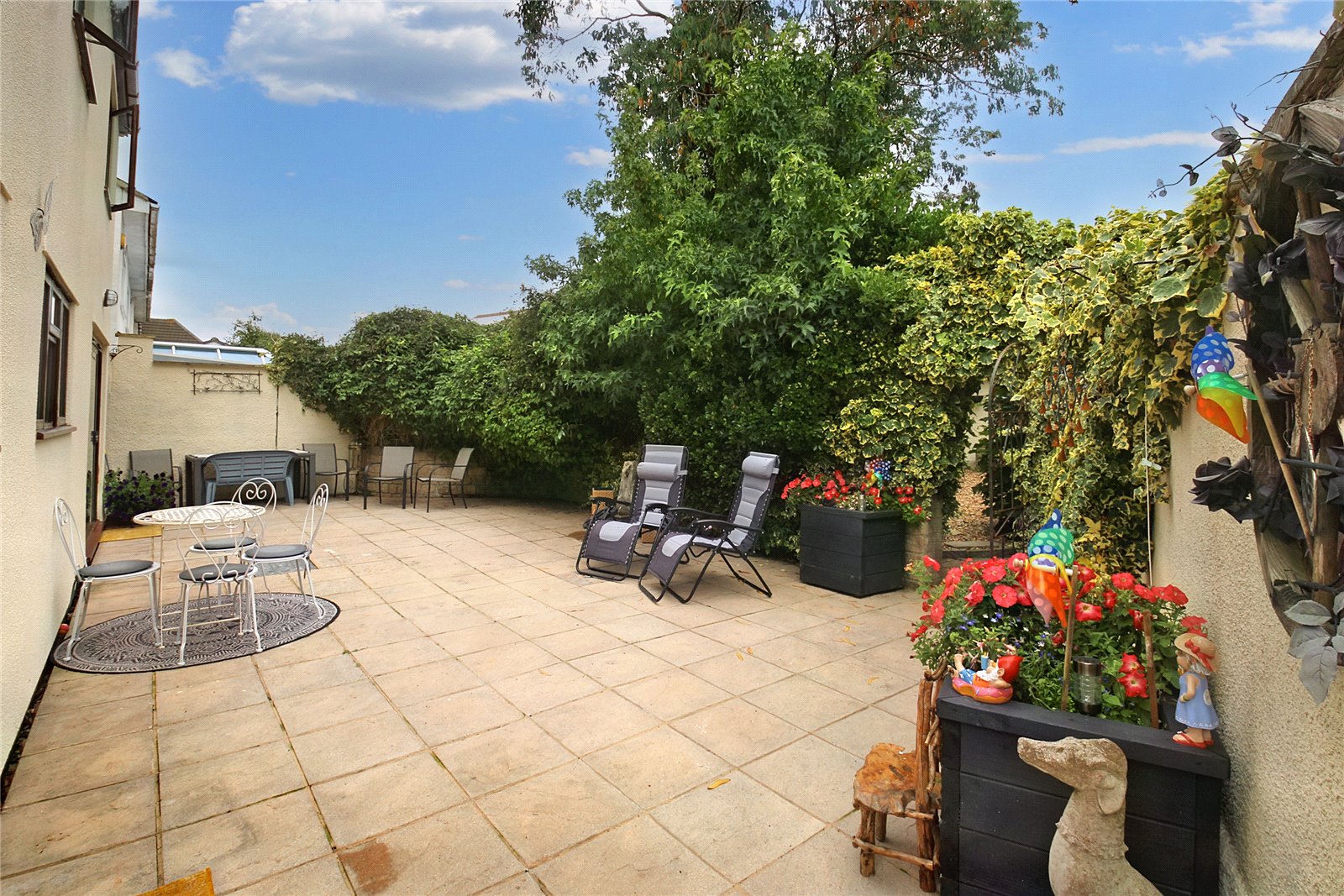 Bristol Road, Whitchurch Village CJ Hole