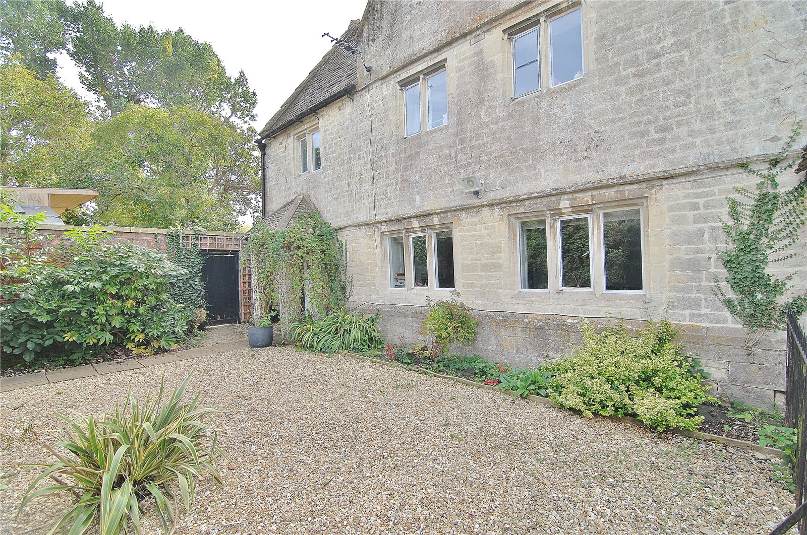 Standish, Stonehouse, Gloucestershire Parkers