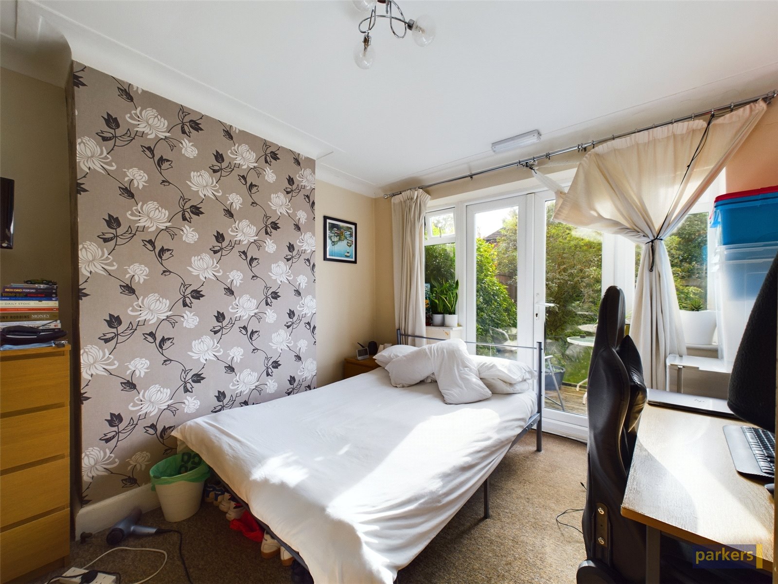 Chiltern Crescent, Earley, Reading Parkers