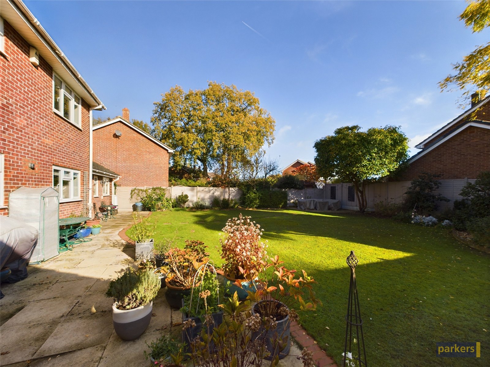 Western Avenue, Woodley, Reading Parkers