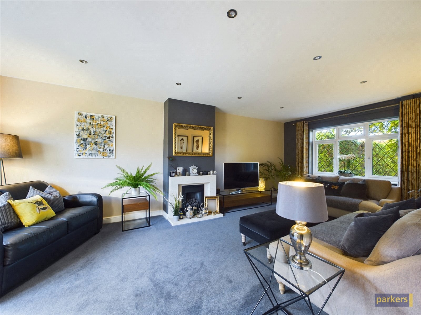 Western Avenue, Woodley, Reading Parkers