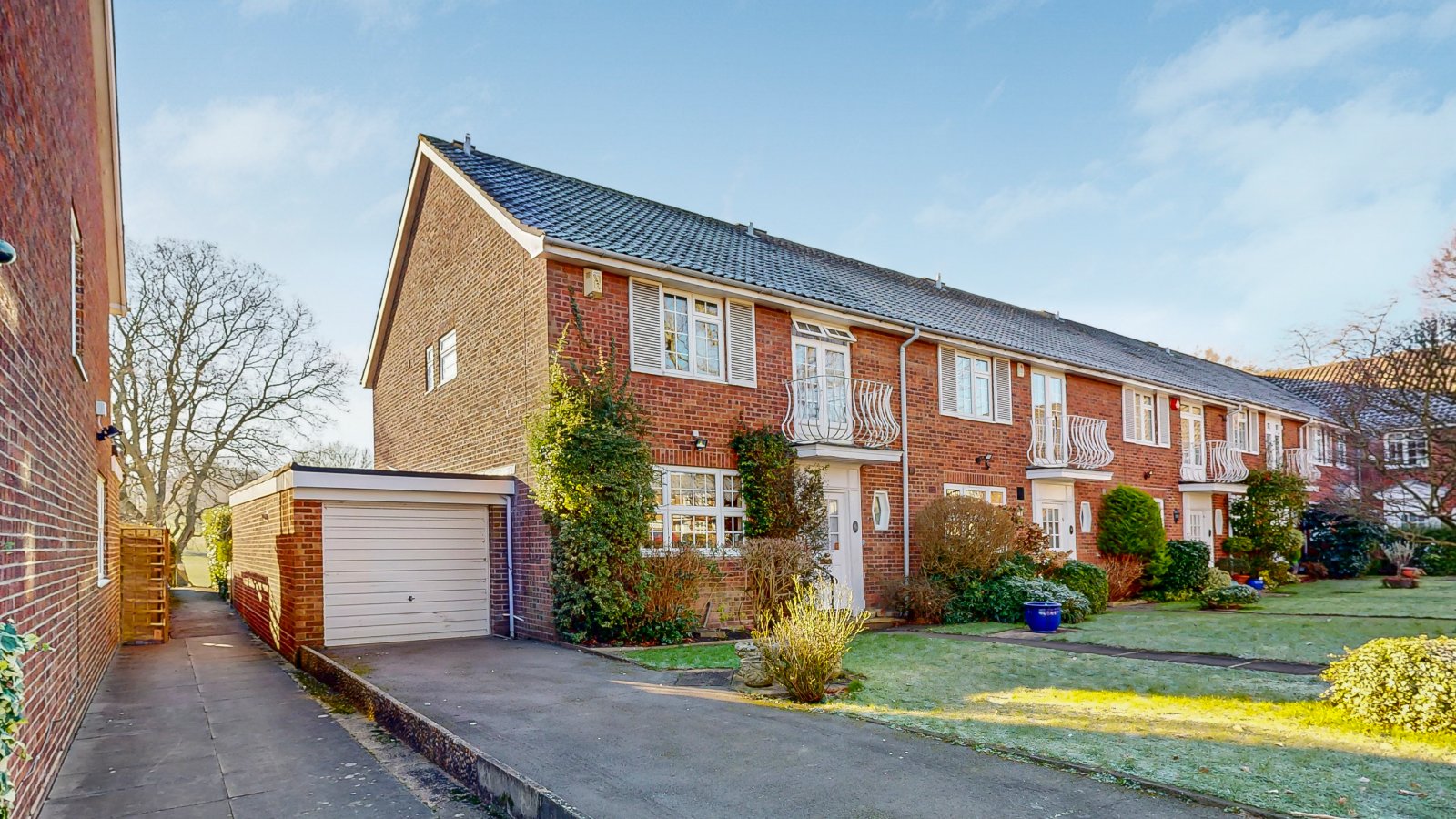 Sunningdale Close, Stanmore Ellis & Co