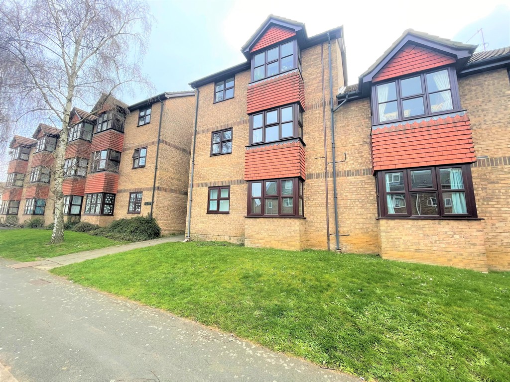 Martin & Co Aldershot 1 bedroom Apartment To Let in Ryde Court, Newport