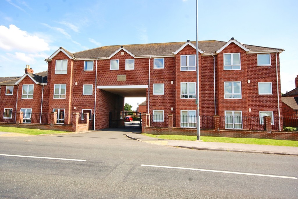 Martin & Co Lincoln 2 bedroom Apartment to rent in Lincoln Road, The