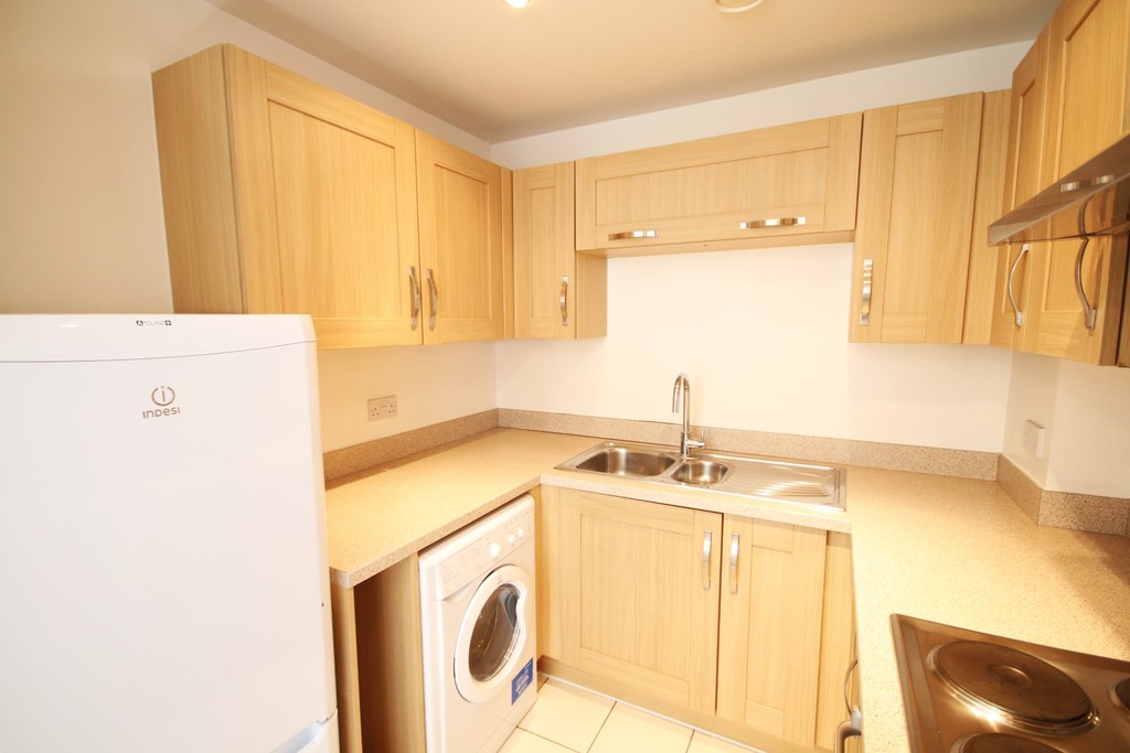 Martin Co Canterbury 2 Bedroom Flat Let In Back Lane