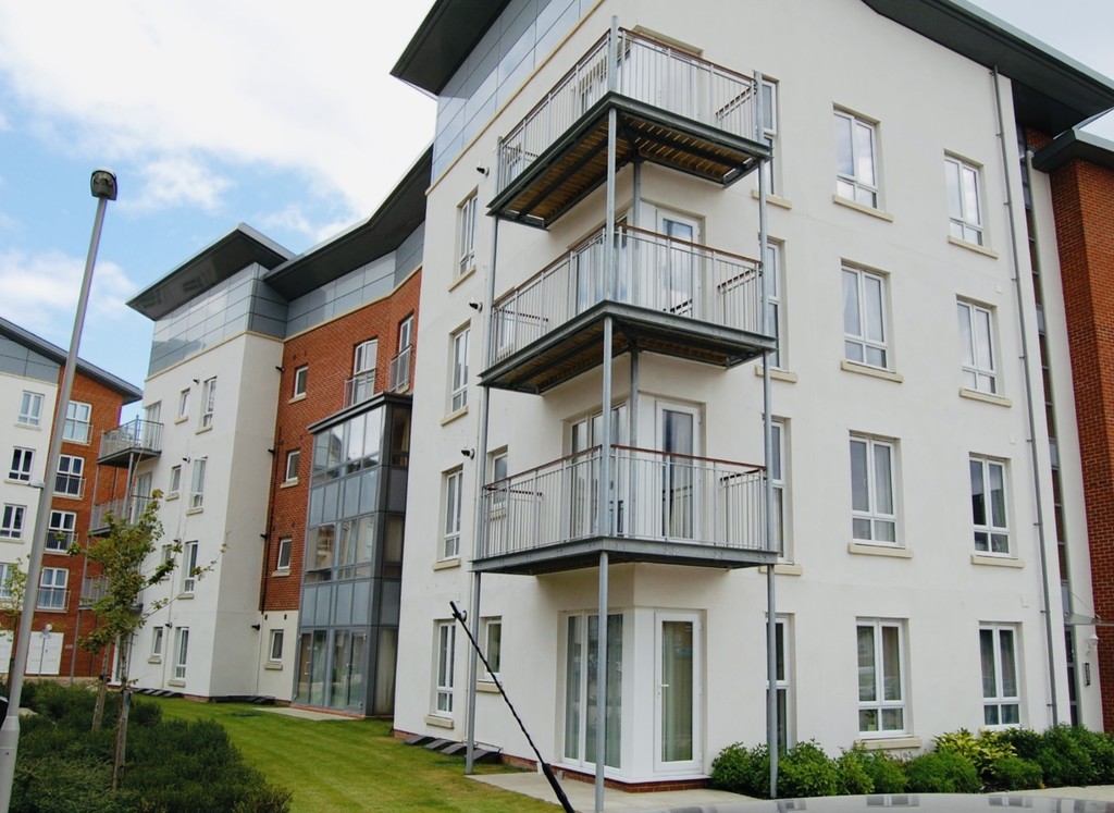 Martin & Co Poole 2 bedroom Flat Let in Poole Quarter